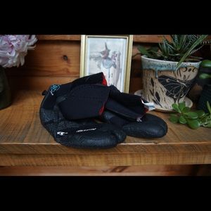 Wetsuit booties size 6 W’s